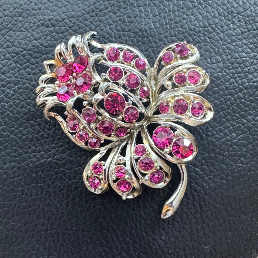 Vintage Flower Statement Brooch w Magenta Rhinestones